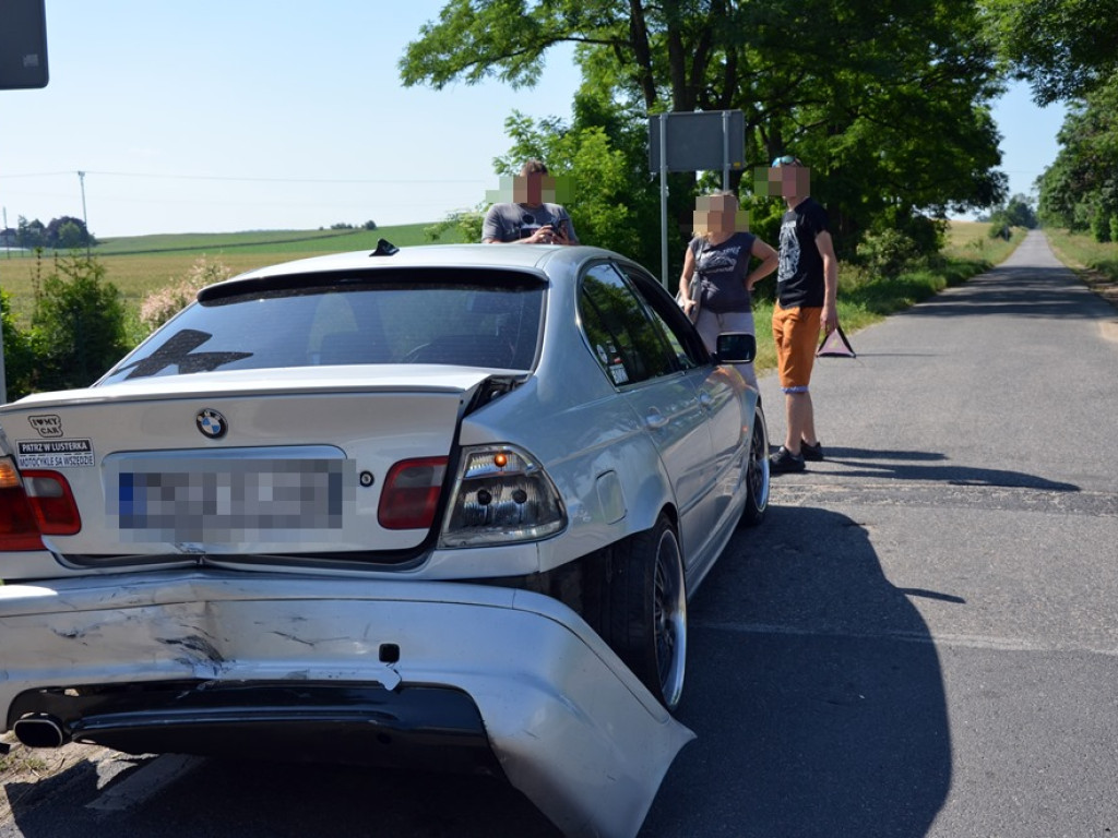 Kolizja na skrzyżowaniu w Nielubi. Kierowca znów nie zachował bezpiecznej odległości