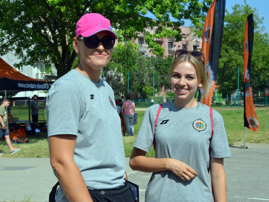 Zabawa z Chrobrym Głogów musi być udana! Dzieci i młodzież powitały lato na sportowo