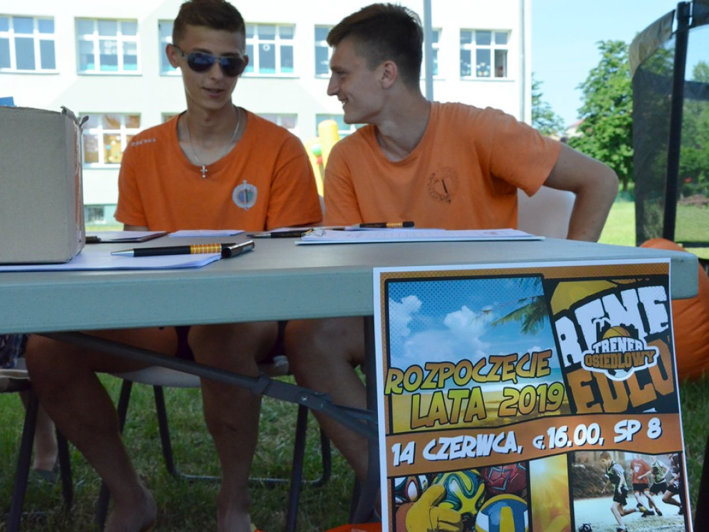 Zabawa z Chrobrym Głogów musi być udana! Dzieci i młodzież powitały lato na sportowo