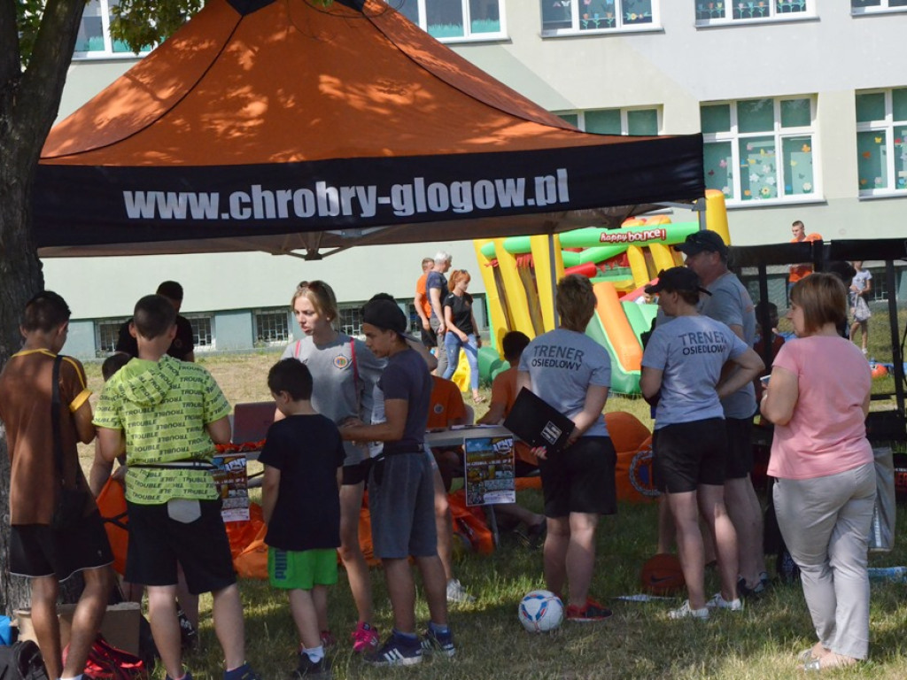 Zabawa z Chrobrym Głogów musi być udana! Dzieci i młodzież powitały lato na sportowo