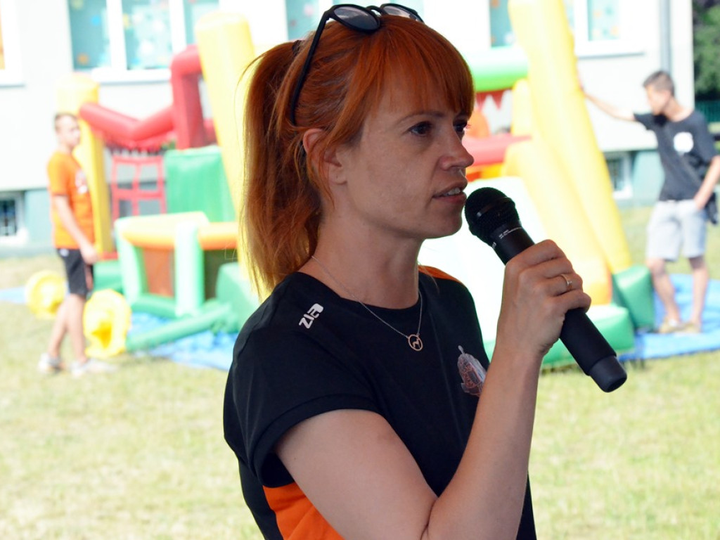 Zabawa z Chrobrym Głogów musi być udana! Dzieci i młodzież powitały lato na sportowo