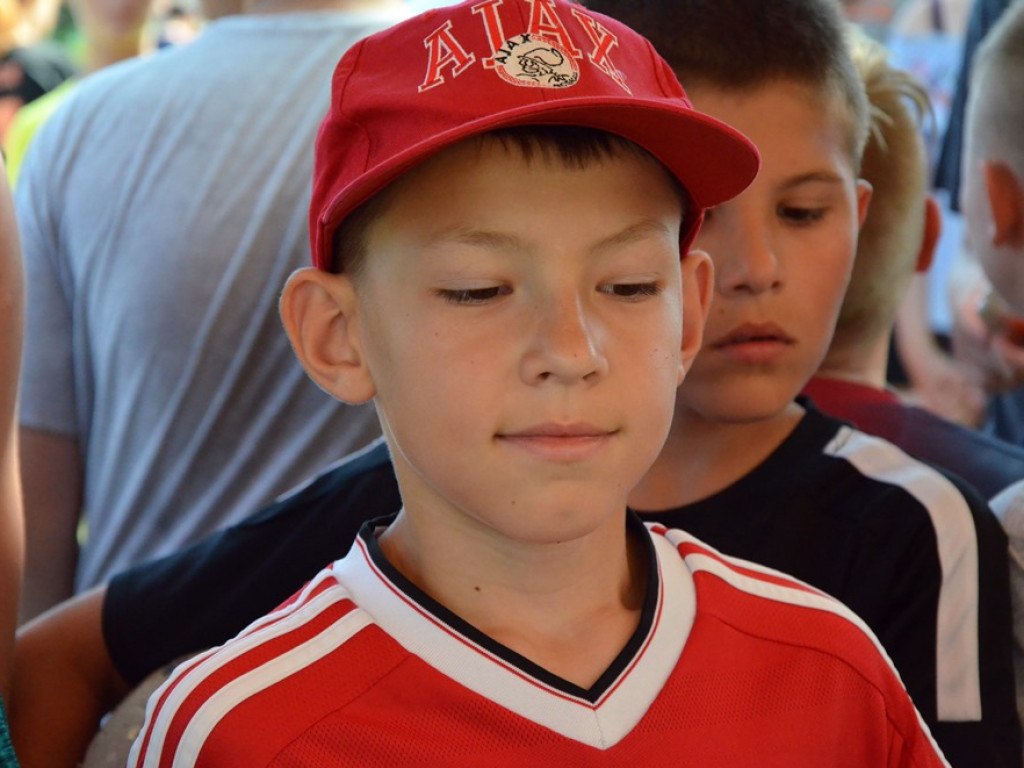 Zabawa z Chrobrym Głogów musi być udana! Dzieci i młodzież powitały lato na sportowo