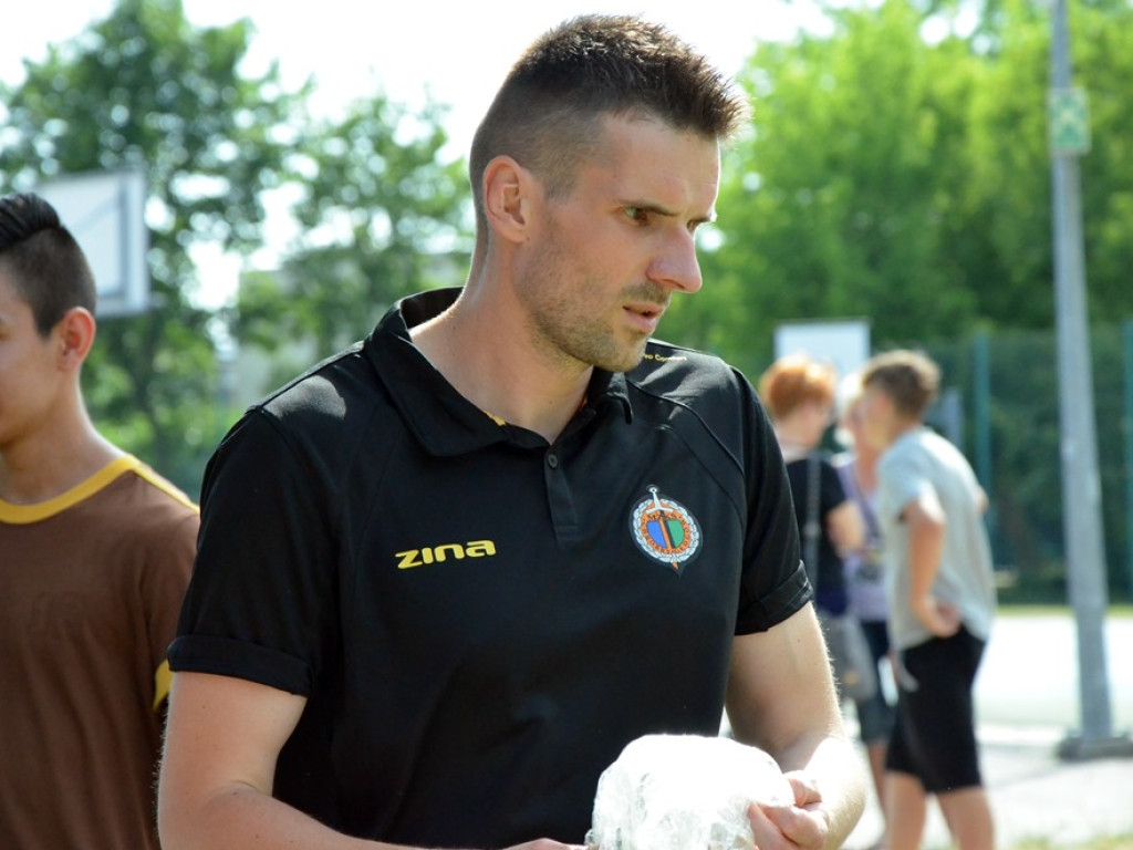 Zabawa z Chrobrym Głogów musi być udana! Dzieci i młodzież powitały lato na sportowo