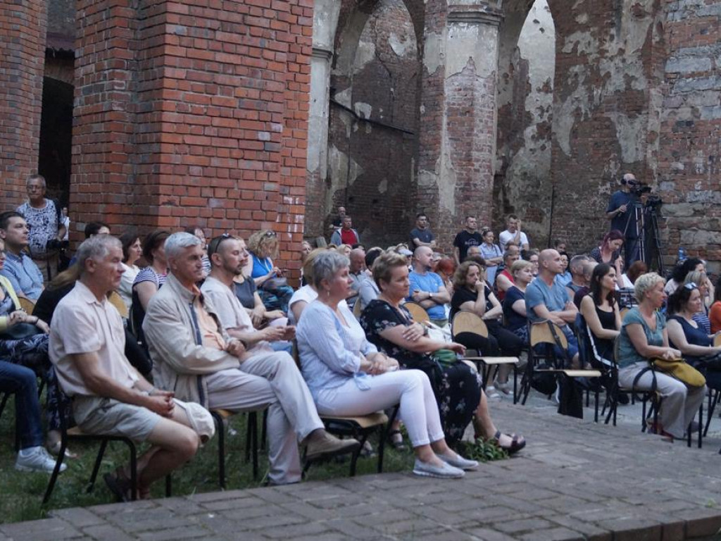 Celtic Fusion and Literature w ruinach kościoła św. Mikołaja