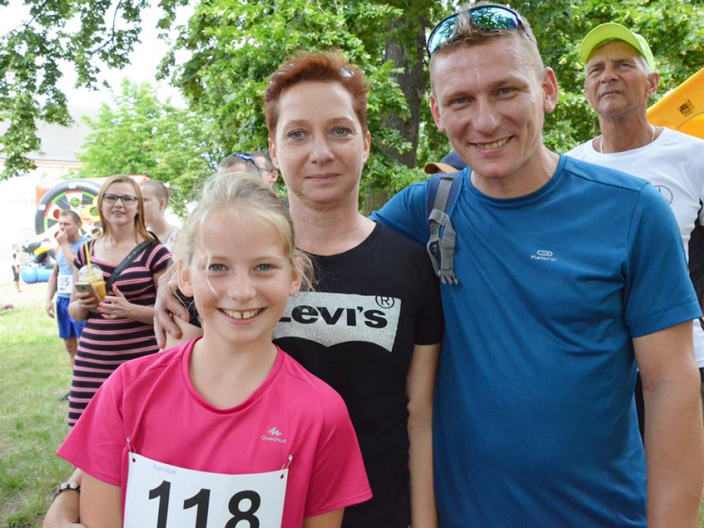 Triathlon na marinie! Udział w zawodach wzięli młodsi i starsi. Głogowianie chwalili imprezę