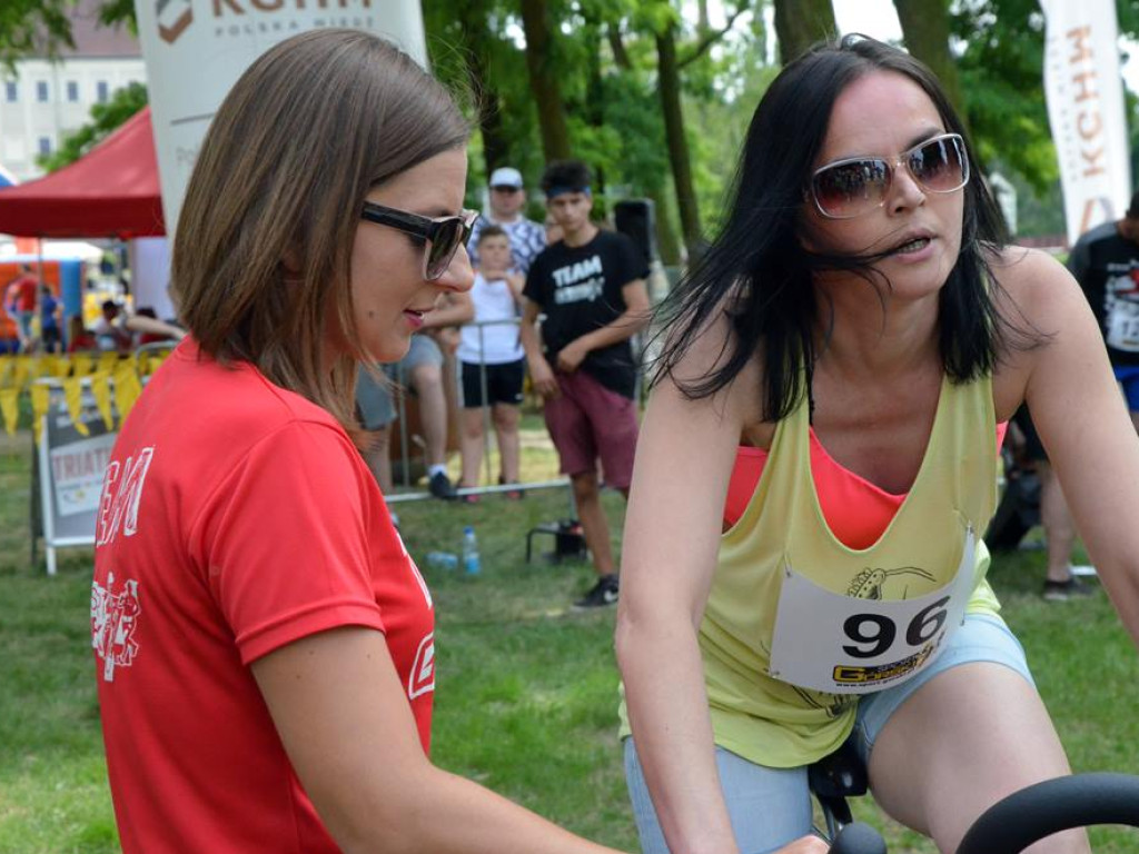 Triathlon na marinie! Udział w zawodach wzięli młodsi i starsi. Głogowianie chwalili imprezę