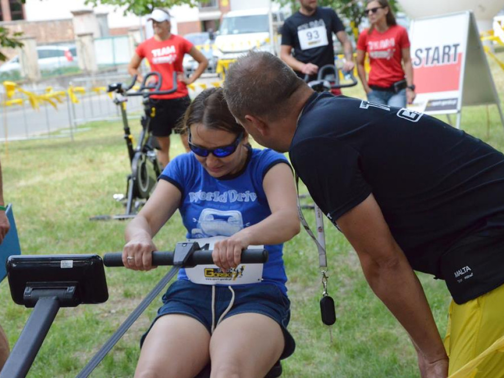 Triathlon na marinie! Udział w zawodach wzięli młodsi i starsi. Głogowianie chwalili imprezę