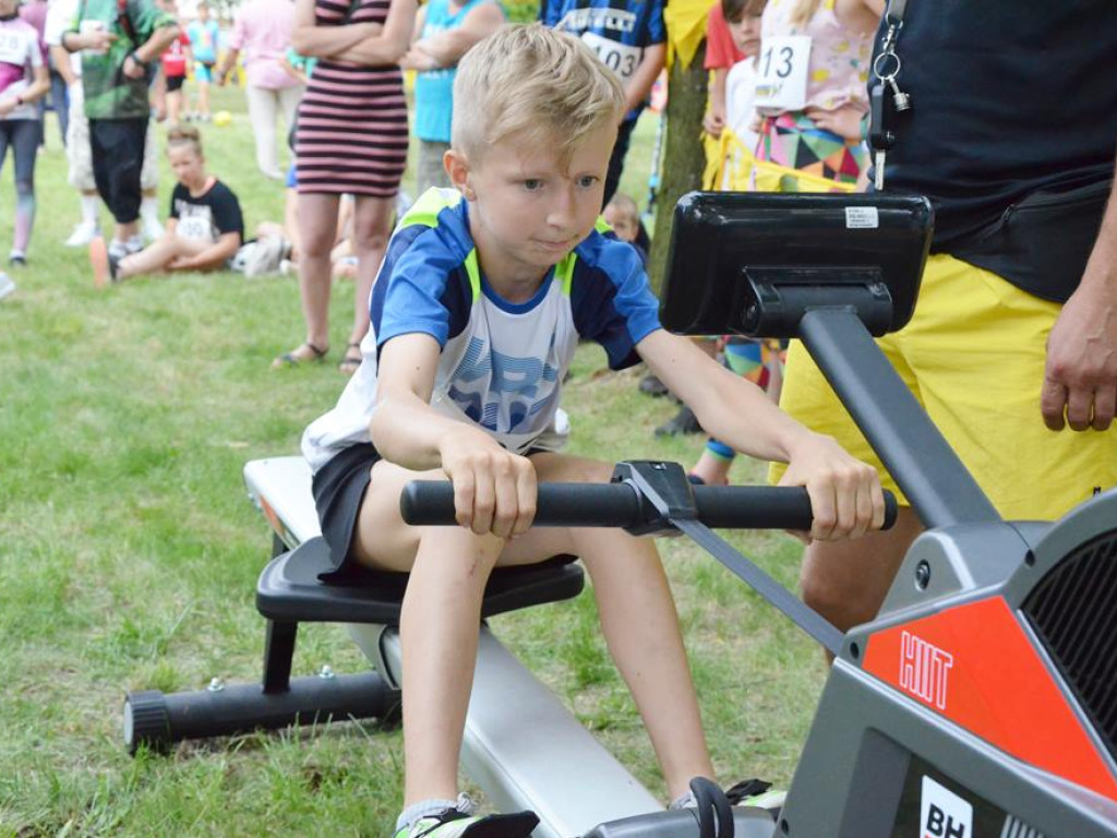 Triathlon na marinie! Udział w zawodach wzięli młodsi i starsi. Głogowianie chwalili imprezę