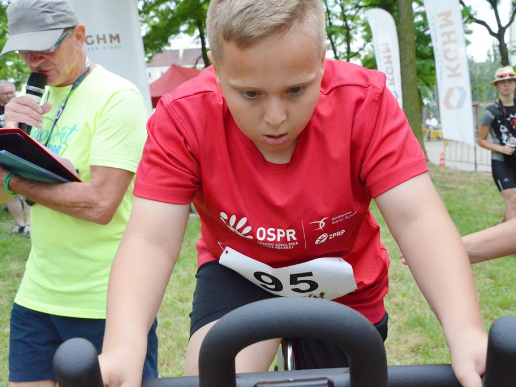 Triathlon na marinie! Udział w zawodach wzięli młodsi i starsi. Głogowianie chwalili imprezę