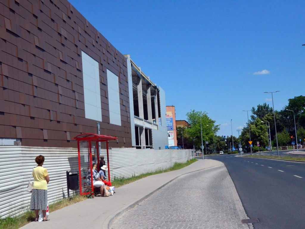 Blaszak coraz bardziej przypomina to, co na projekcie. Może być gotowy już jesienią