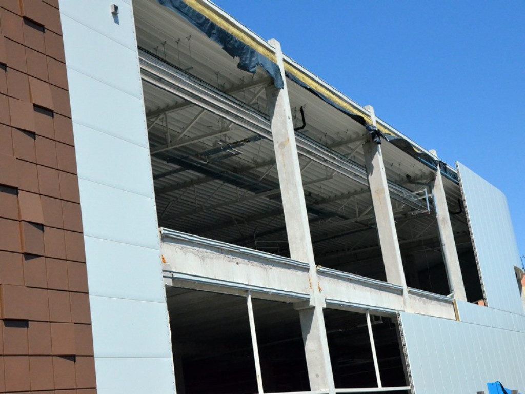 Blaszak coraz bardziej przypomina to, co na projekcie. Może być gotowy już jesienią