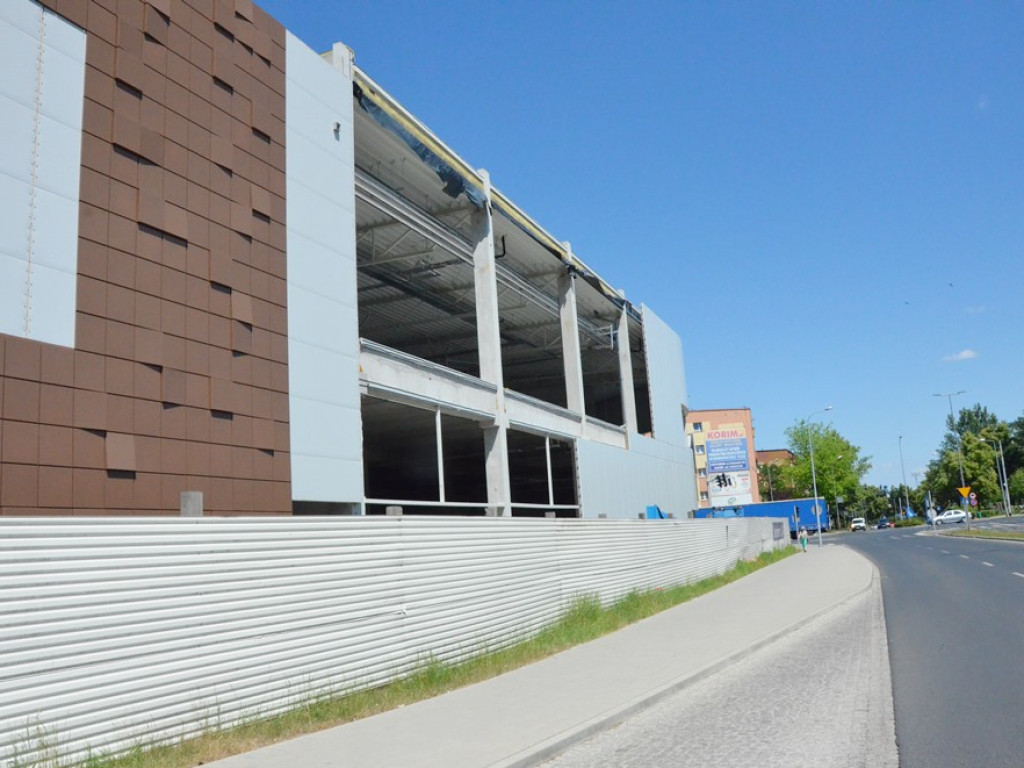 Blaszak coraz bardziej przypomina to, co na projekcie. Może być gotowy już jesienią