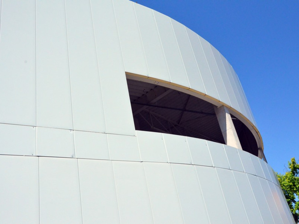 Blaszak coraz bardziej przypomina to, co na projekcie. Może być gotowy już jesienią