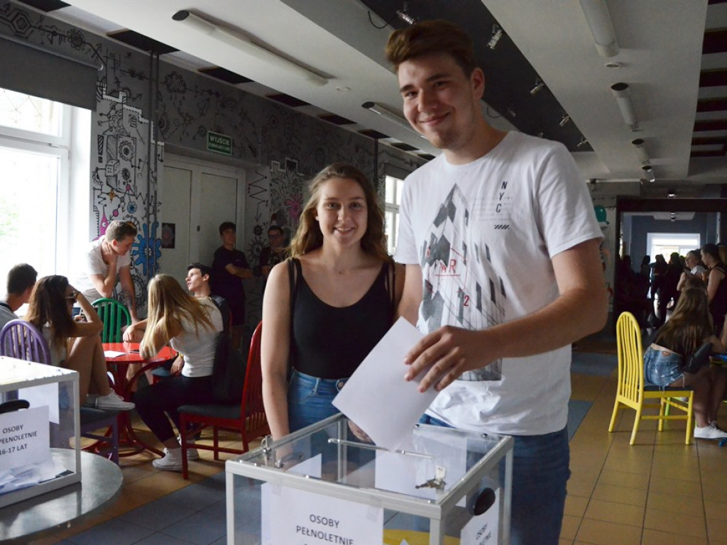 Kolejki do wakacyjnej pracy w spółdzielni. Chętnych było więcej niż miejsc!