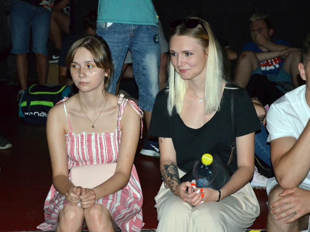 Kolejki do wakacyjnej pracy w spółdzielni. Chętnych było więcej niż miejsc!