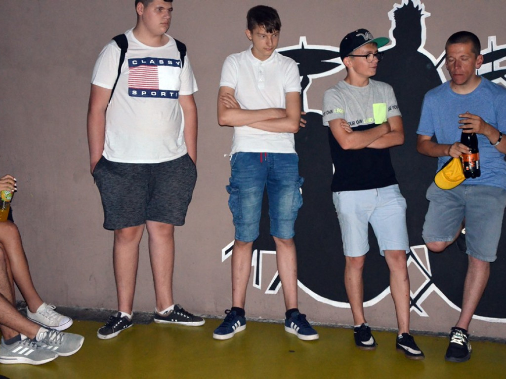 Kolejki do wakacyjnej pracy w spółdzielni. Chętnych było więcej niż miejsc!