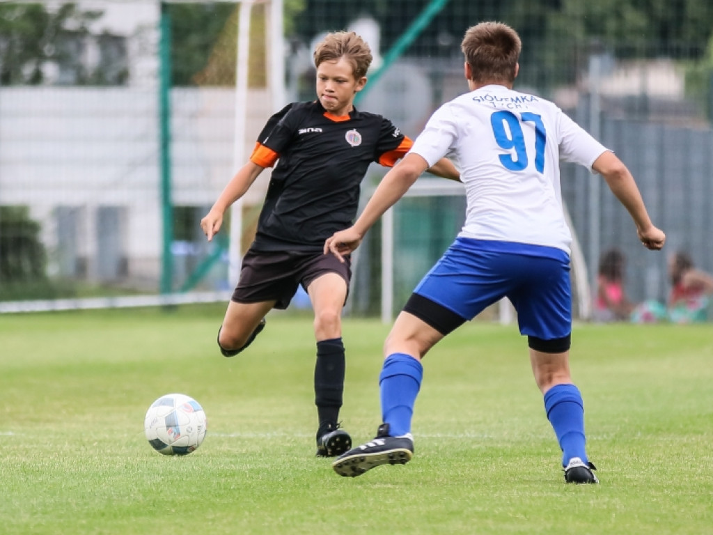 Młody Chrobry awansował do Centralnej Ligi Juniorów! Radość w szatni była ogromna