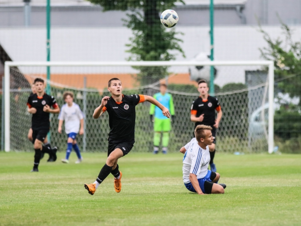 Młody Chrobry awansował do Centralnej Ligi Juniorów! Radość w szatni była ogromna