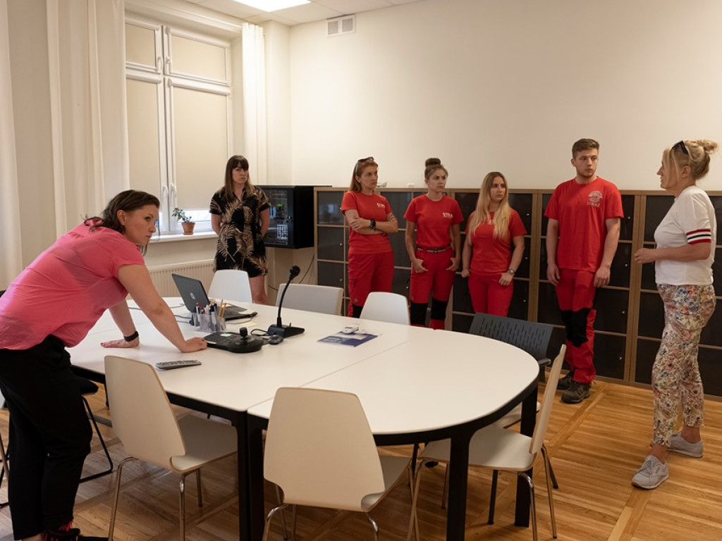 Strażacy szkolą się - chcą sprawnie pomagać małym mieszkańcom Głogowa i wszędzie tam, gdzie będą potrzebni