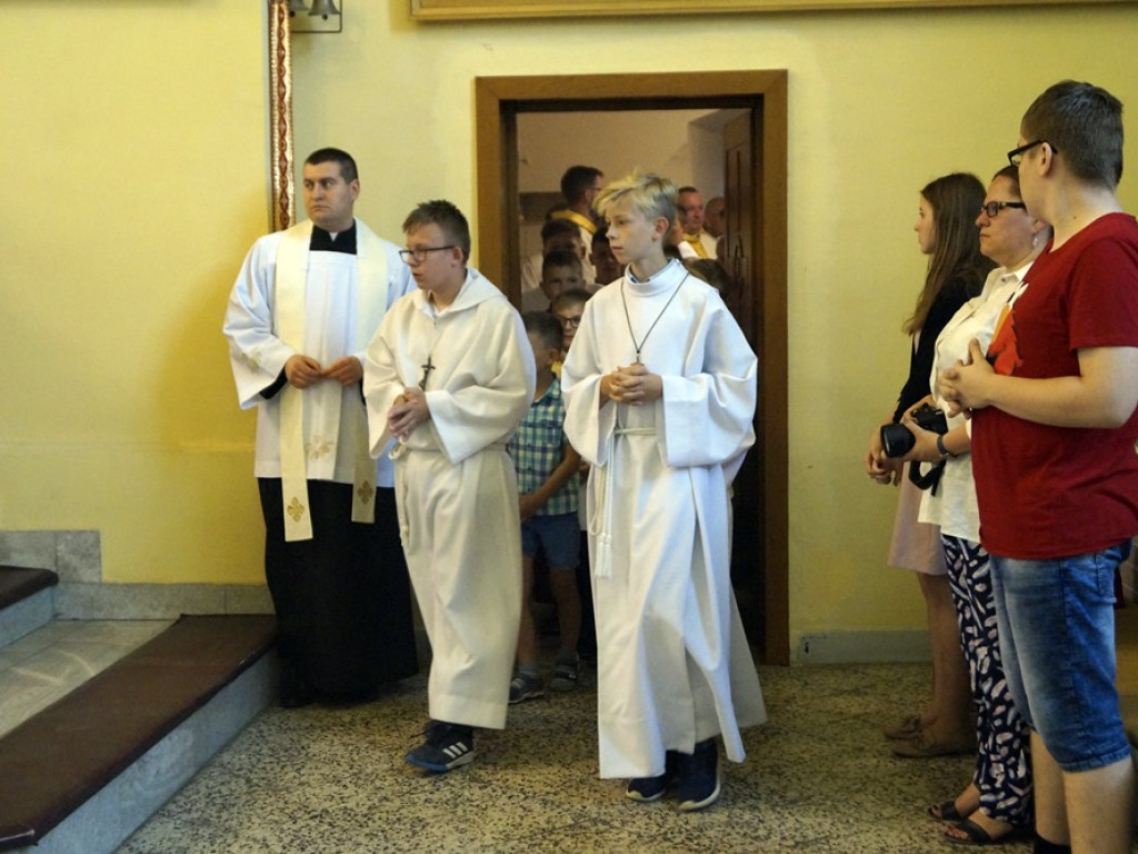 Procesji od kościoła Bożego Ciała do św. Klemensa przewodniczył biskup Tadeusz Lityński: Idziemy w jedności z całym Kościołem