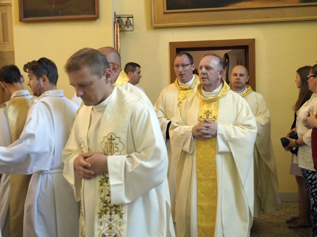 Procesji od kościoła Bożego Ciała do św. Klemensa przewodniczył biskup Tadeusz Lityński: Idziemy w jedności z całym Kościołem