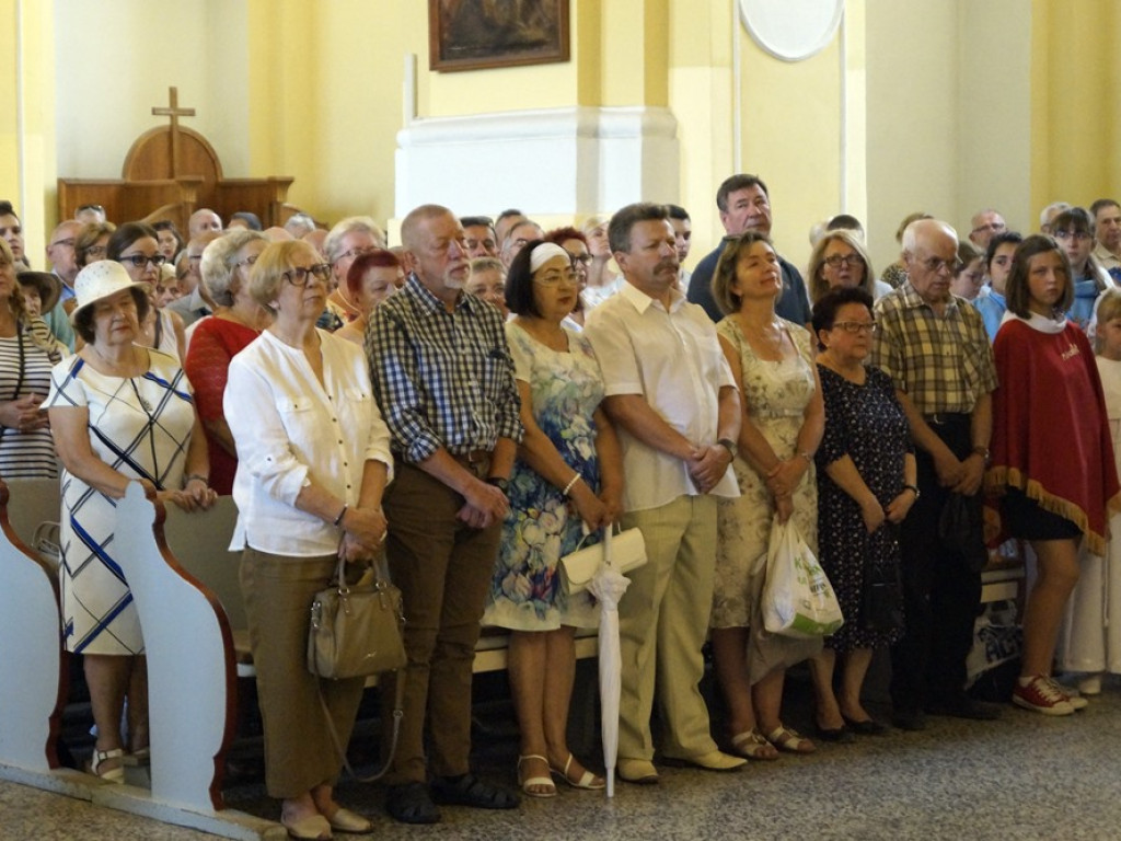 Procesji od kościoła Bożego Ciała do św. Klemensa przewodniczył biskup Tadeusz Lityński: Idziemy w jedności z całym Kościołem