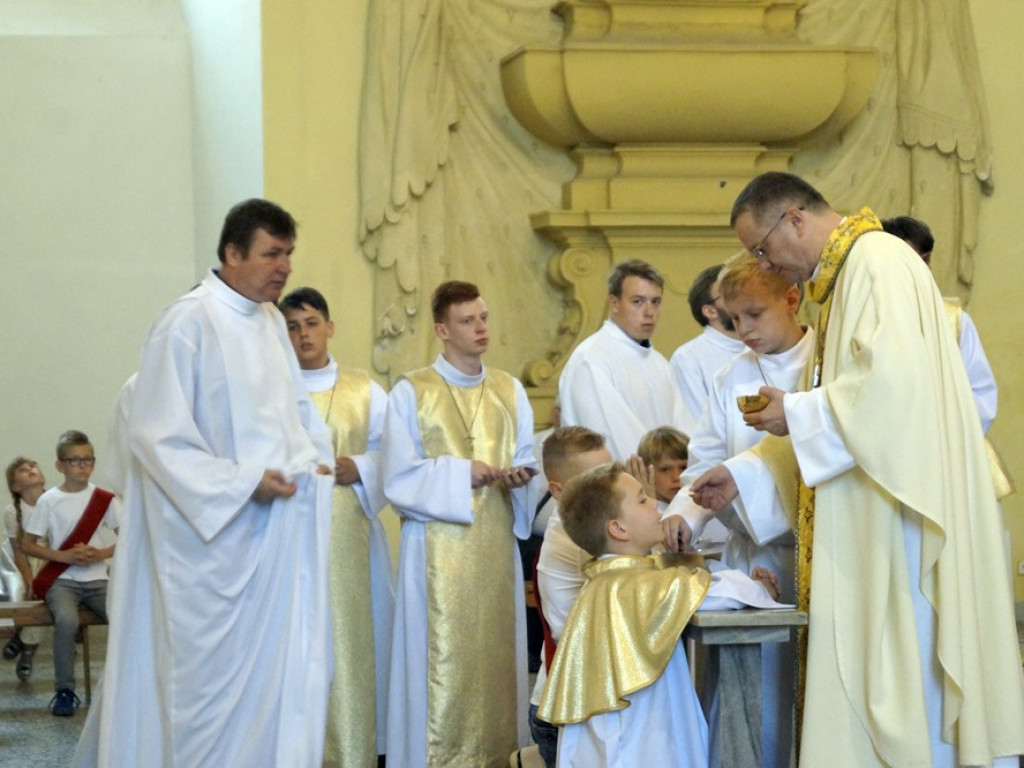 Procesji od kościoła Bożego Ciała do św. Klemensa przewodniczył biskup Tadeusz Lityński: Idziemy w jedności z całym Kościołem