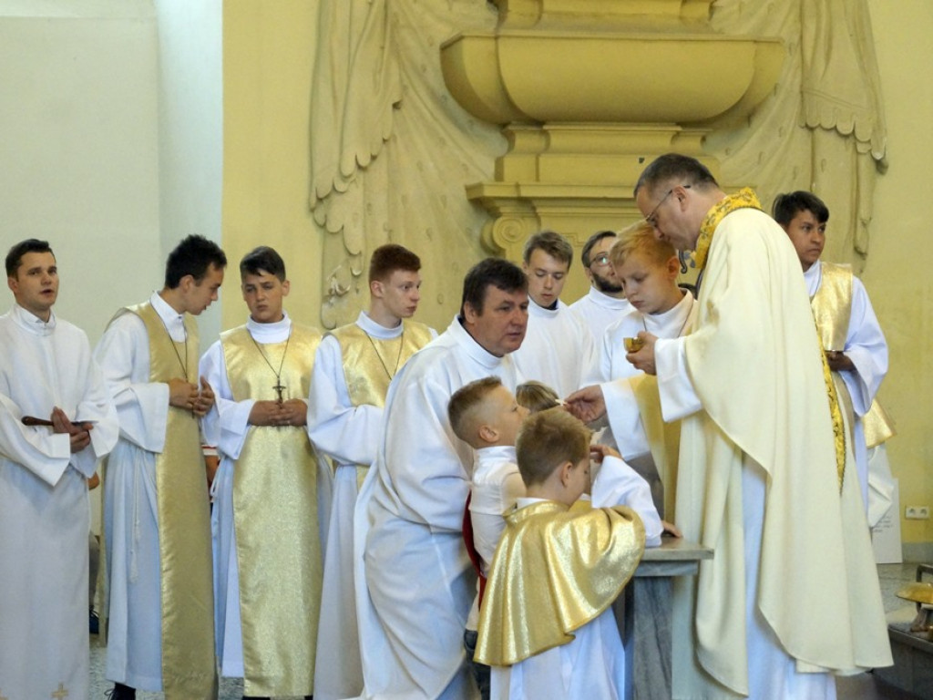 Procesji od kościoła Bożego Ciała do św. Klemensa przewodniczył biskup Tadeusz Lityński: Idziemy w jedności z całym Kościołem