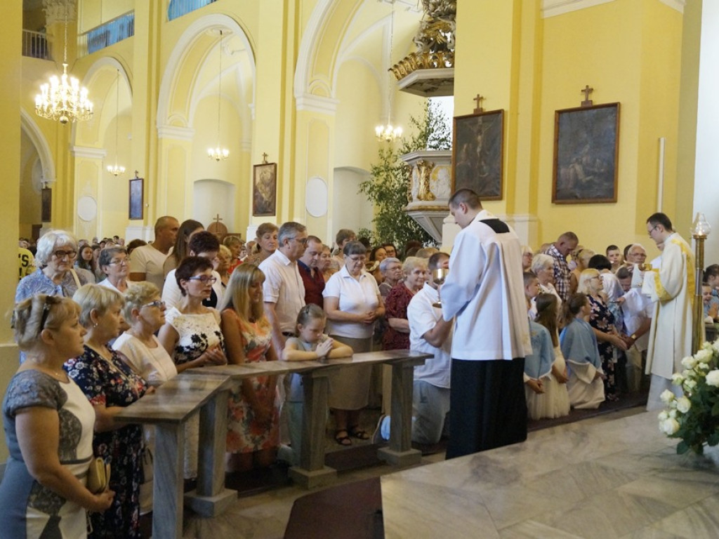 Procesji od kościoła Bożego Ciała do św. Klemensa przewodniczył biskup Tadeusz Lityński: Idziemy w jedności z całym Kościołem