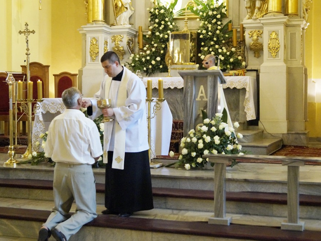 Procesji od kościoła Bożego Ciała do św. Klemensa przewodniczył biskup Tadeusz Lityński: Idziemy w jedności z całym Kościołem