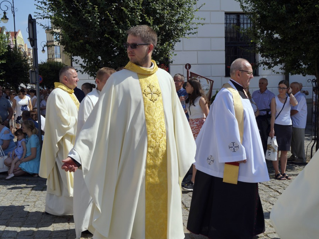 Procesji od kościoła Bożego Ciała do św. Klemensa przewodniczył biskup Tadeusz Lityński: Idziemy w jedności z całym Kościołem