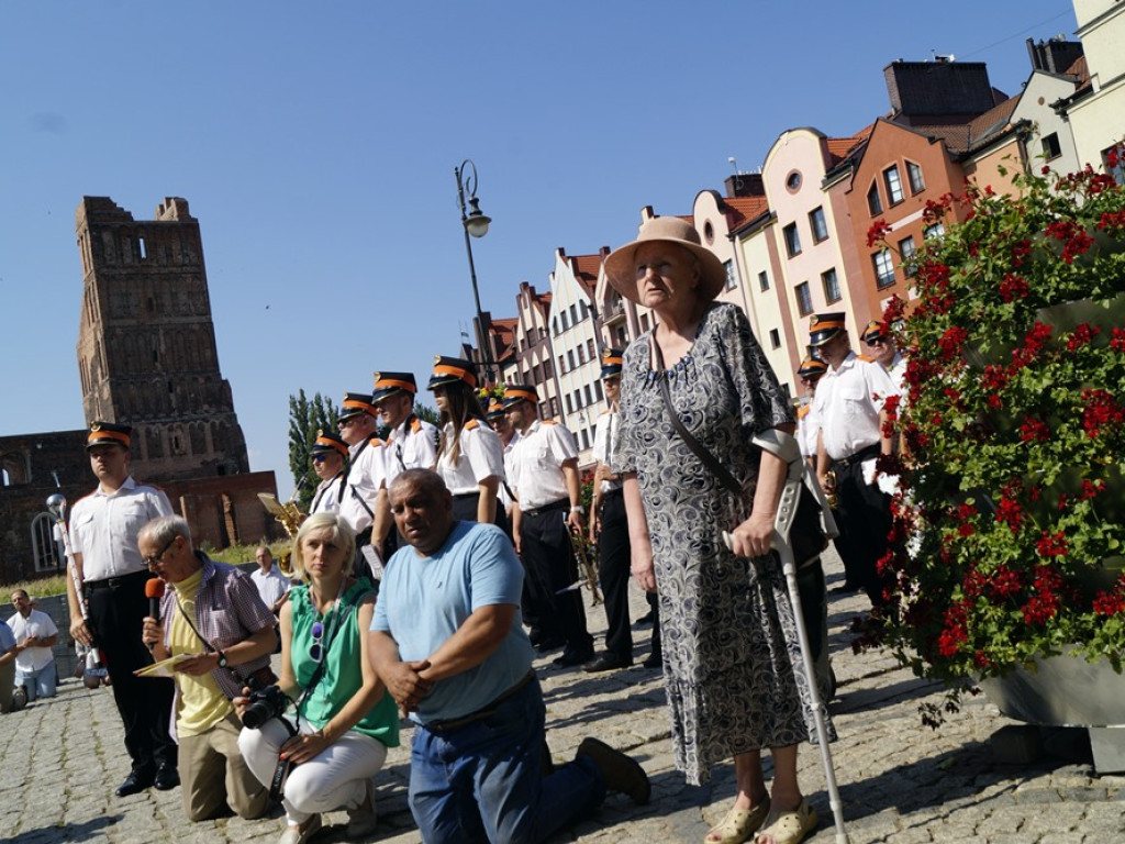 Procesji od kościoła Bożego Ciała do św. Klemensa przewodniczył biskup Tadeusz Lityński: Idziemy w jedności z całym Kościołem
