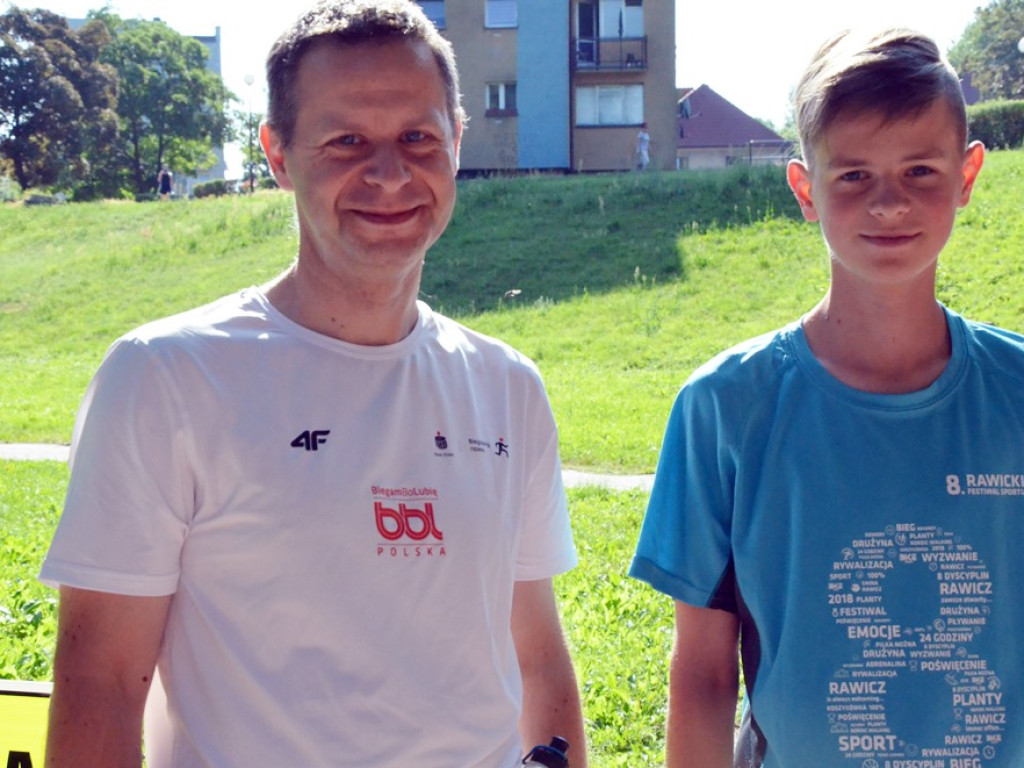 Ojcowie pobiegli z dziećmi w Parku nad Strumykiem. To była dobra zabawa