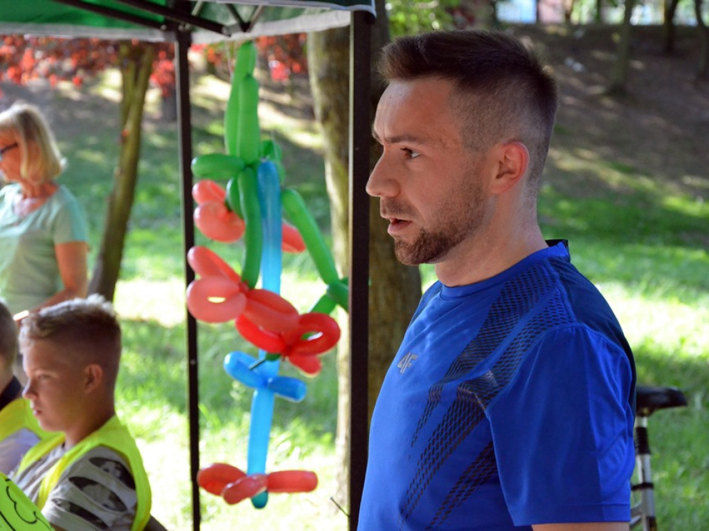 Ojcowie pobiegli z dziećmi w Parku nad Strumykiem. To była dobra zabawa