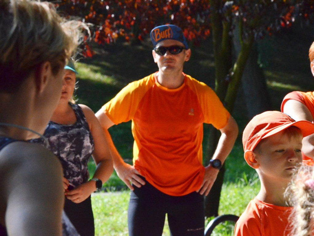 Ojcowie pobiegli z dziećmi w Parku nad Strumykiem. To była dobra zabawa