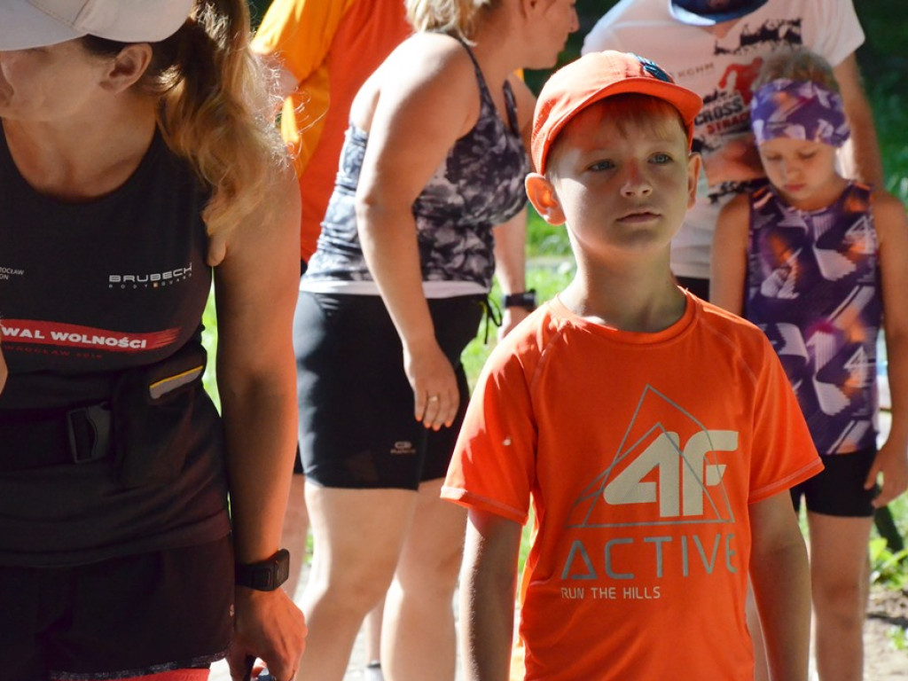 Ojcowie pobiegli z dziećmi w Parku nad Strumykiem. To była dobra zabawa