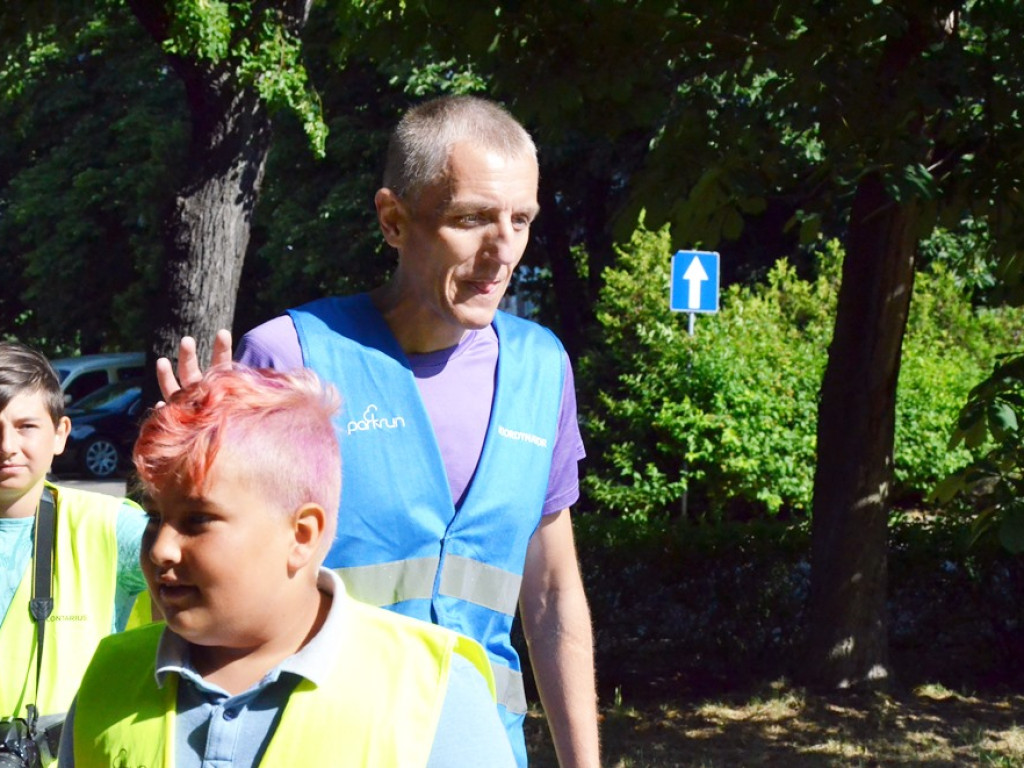 Ojcowie pobiegli z dziećmi w Parku nad Strumykiem. To była dobra zabawa