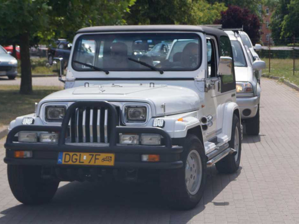 25 załóg bierze udział w letnim rajdzie samochodowym po powiecie