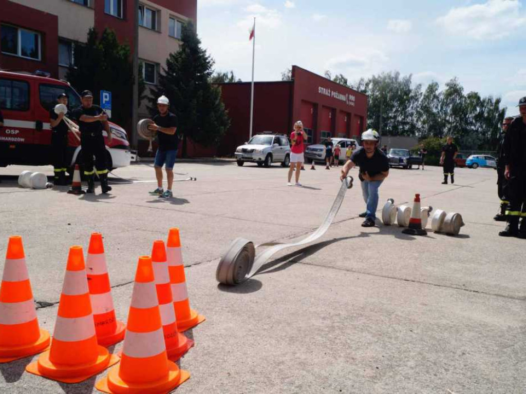25 załóg bierze udział w letnim rajdzie samochodowym po powiecie