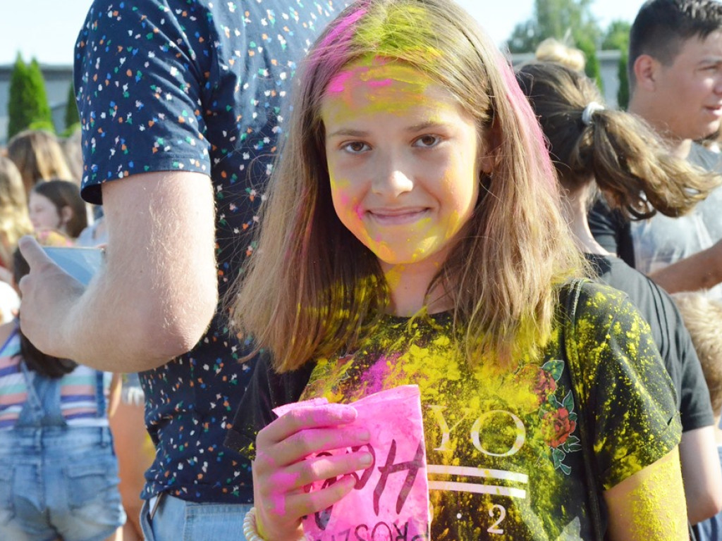 Szaleństwo barw opanowało Głogów. Tak wyglądał Festiwal Kolorów!