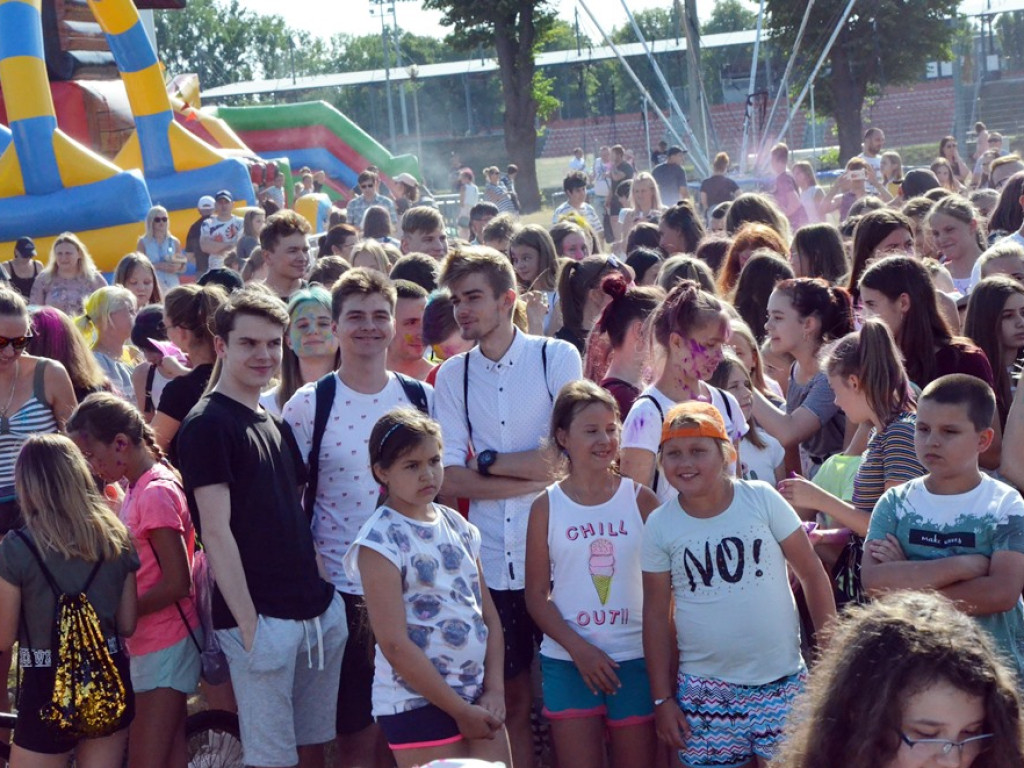 Szaleństwo barw opanowało Głogów. Tak wyglądał Festiwal Kolorów!