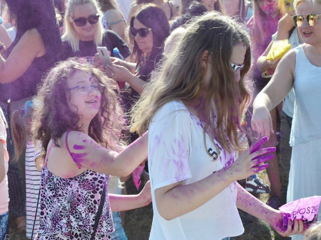 Szaleństwo barw opanowało Głogów. Tak wyglądał Festiwal Kolorów!