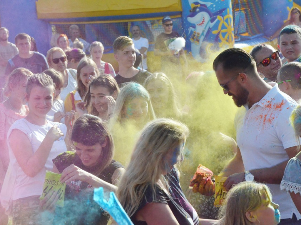 Szaleństwo barw opanowało Głogów. Tak wyglądał Festiwal Kolorów!