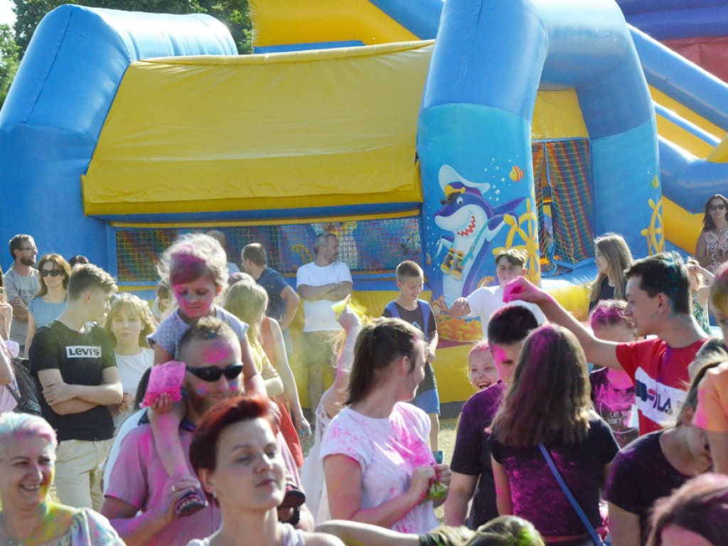 Szaleństwo barw opanowało Głogów. Tak wyglądał Festiwal Kolorów!