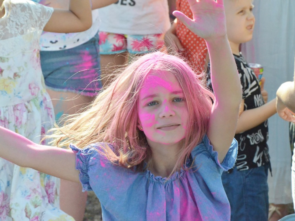 Szaleństwo barw opanowało Głogów. Tak wyglądał Festiwal Kolorów!