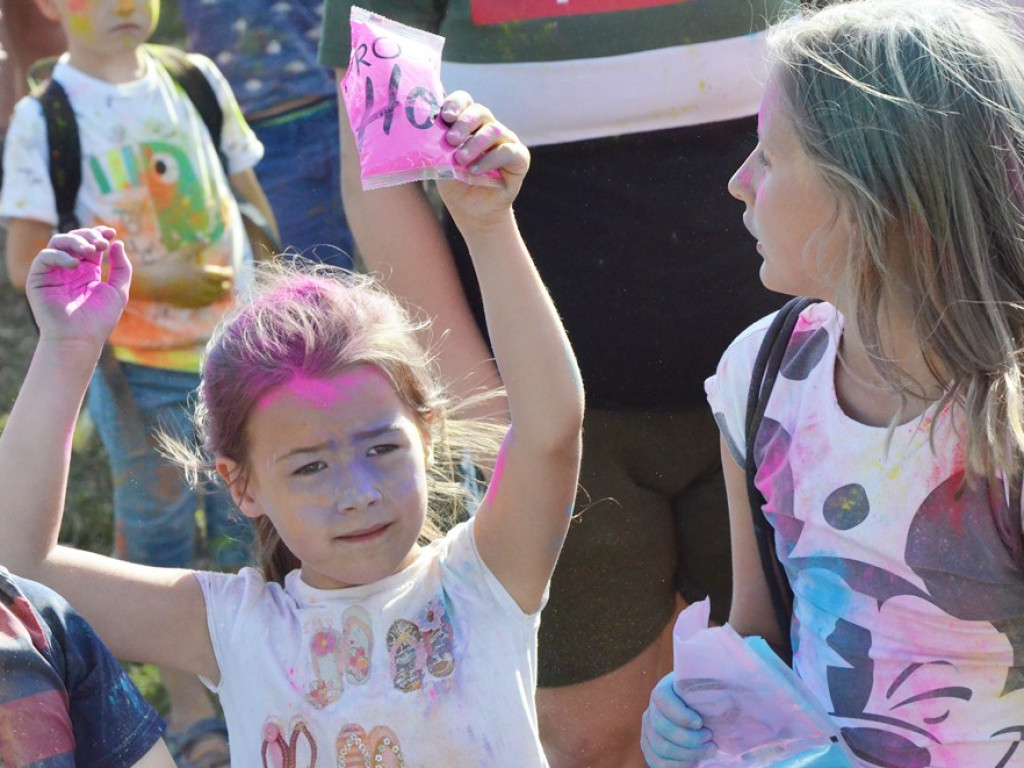 Szaleństwo barw opanowało Głogów. Tak wyglądał Festiwal Kolorów!