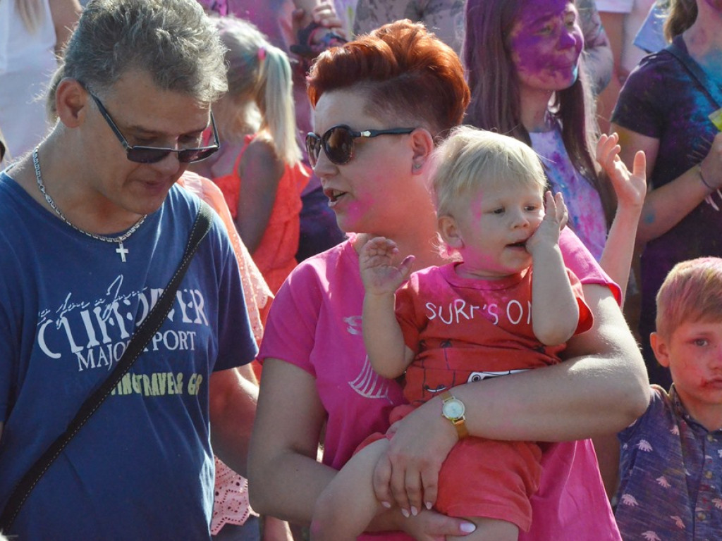 Szaleństwo barw opanowało Głogów. Tak wyglądał Festiwal Kolorów!