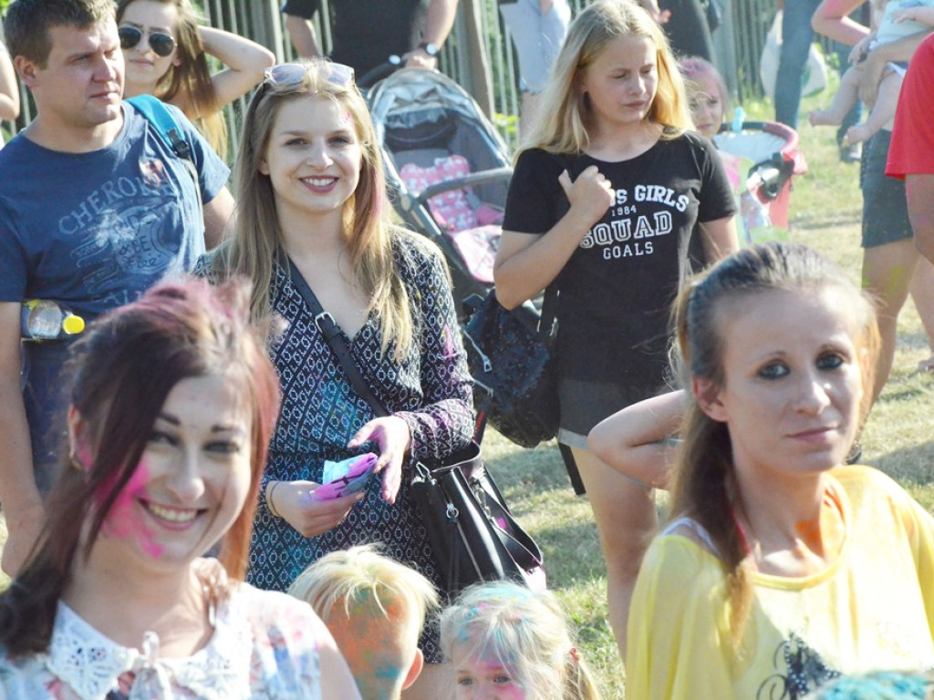 Szaleństwo barw opanowało Głogów. Tak wyglądał Festiwal Kolorów!