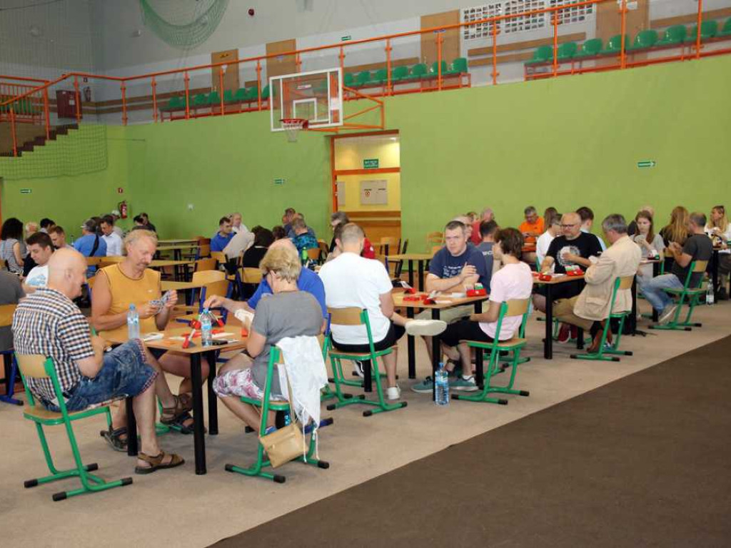Nawet tysiąc brydżystów zjedzie do Sławy. Trwa tam międzynarodowy turniej brydża