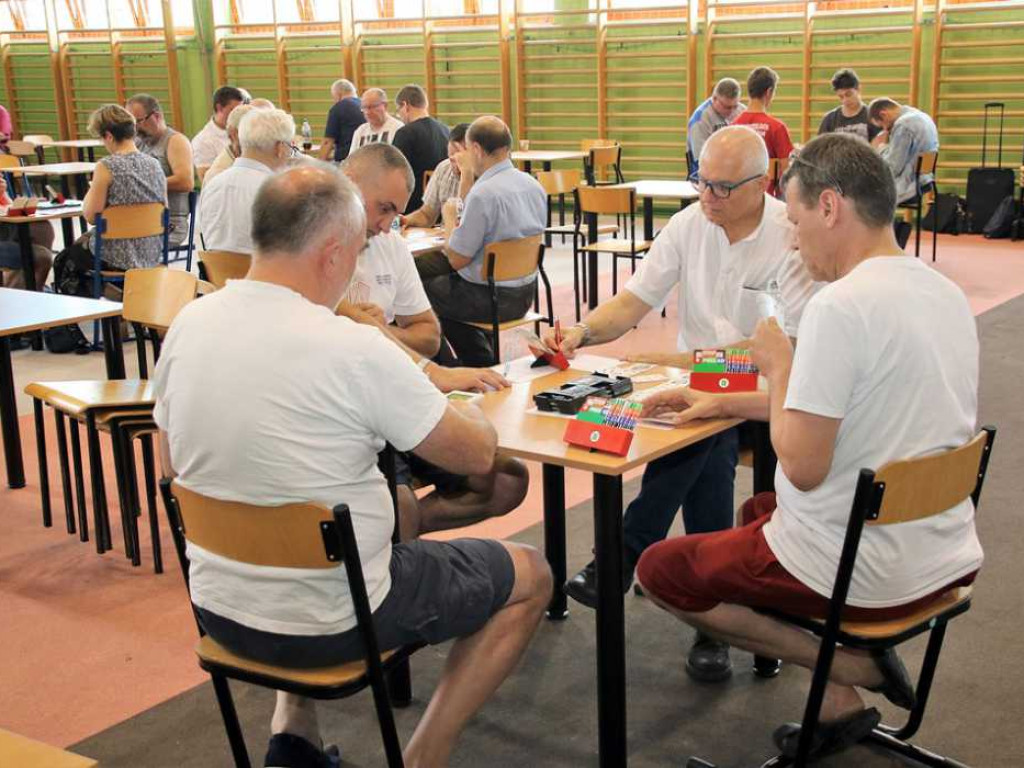 Nawet tysiąc brydżystów zjedzie do Sławy. Trwa tam międzynarodowy turniej brydża